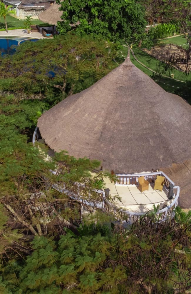 Friend & Family Room